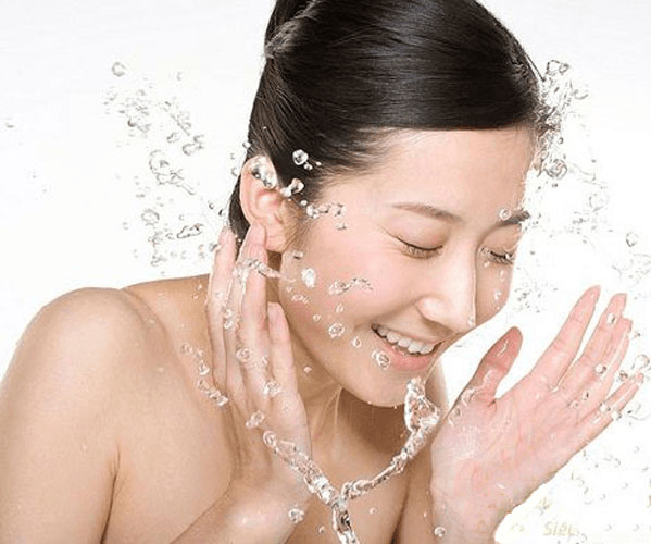 Sữa rửa mặt SHISEIDO Benefiance Extra Creamy Cleansing Foam